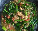 Foto langkah ke 4 dari resep Tumis Kangkung Oncom.