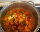 Foto del paso 5 de la receta: Patatas guisadas con rabas de calamar