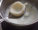 A picture of step 5 of Mawa doodh farra diye With kesariya rabdi.