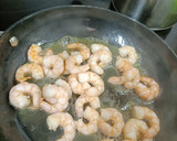 Foto del paso 5 de la receta: Langostinos con salsa de tomate y pimientos