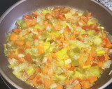 Foto del paso 2 de la receta: Sofrito de verduras🥕🌶🥒