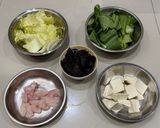 Foto langkah ke 1 dari resep Tumis Tahu Sayuran.