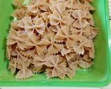 Foto del passaggio 6 della ricetta Farfalle Integrali con Zucchine Salmone e Menta Fresca