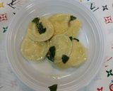 Foto del passaggio 3 della ricetta Ravioli fatti a mano al burro e salvia