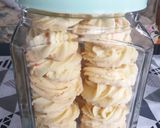 Foto langkah ke 8 dari resep Kue sagu keju.