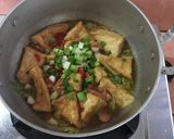 Foto langkah ke 3 dari resep Tumis sawi tahu putih.