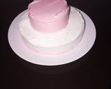A picture of step 5 of Ice cream cake.