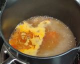 A picture of step 5 of Egg and Tomato Soup.