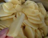 Foto langkah ke 1 dari resep Kentang kecap daging sapi.