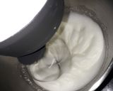 Foto del paso 3 de la receta: Helado de frutilla (otra receta)