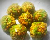 A picture of step 3 of Rajasthani motiya boodi ladoo.