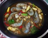 รูปขั้นตอนการทำที่ 2 ของ ต้มยำกุ้งอบวุ้นเส้น