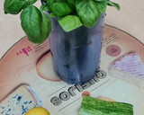 Foto del paso 1 de la receta: Licuado verde de albahaca, zucchini y limón 🌱 🥒 🍋 Batido multivitamínico y detox 🏃🏻‍♀️