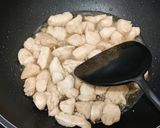 A picture of step 3 of Mango chicken.