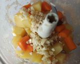 Foto langkah ke 2 dari resep Chicken Ball.