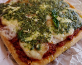 Foto del paso 12 de la receta: Focaccia casera de boloñesa, queso y pesto