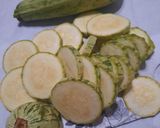 Foto del paso 1 de la receta: Pickles de zucchini a la sidra