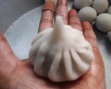 तांदुळाचे उकडीचे मोदक (tandalache ukadiche modak recipe in marathi) रेसिपी स्टेप 7 फोटो 