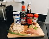 รูปขั้นตอนการทำที่ 1 ของ ไก่ผัดน้ำมันพริกเหล่ากันมา Laoganma