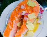 A picture of step 1 of Salmon Rice Porridge.