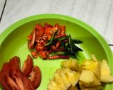 Foto langkah ke 2 dari resep Udang pedas asam manis.