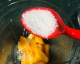 A picture of step 1 of Peach shake.
