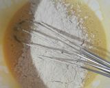 Foto del paso 2 de la receta: Budín húmedo de manzana con cubierta azucarada de canela🌹