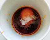 Foto del paso 2 de la receta: 96.🧁Bizcocho salado (mug cake) de sobrasada y miel en taza🍯