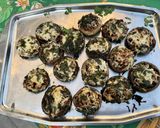 Une image de l'étape 10 de Champignons farcis aux tomates, emmental et coriandre.