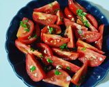 Une image de l'étape 5 de Salade de tomates marinées 🍅.