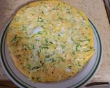 Foto del paso 3 de la receta: Tortilla de huevo con calabacita y queso