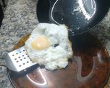 Foto del paso 6 de la receta: Huevo frito, rapidísimo, fácil y sabroso
