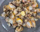Foto langkah ke 1 dari resep Sate Kerang Kuah Khas Soto Semarang.