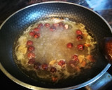 Foto del paso 3 de la receta: Trucha con pimientos salteados y salsa de avellana