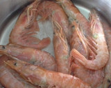 Foto del paso 1 de la receta: Chupitos de crema de gambones