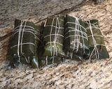 Foto del paso 5 de la receta: Tamal o bollo relleno de carne y pollo estilo venezolano