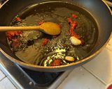 Foto del passaggio 1 della ricetta Penne lisce all’assassina