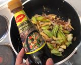 รูปขั้นตอนการทำที่ 2 ของ ผัดพริกหยวกหมูสับ 🌶🧄