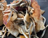 Foto del paso 8 de la receta: Volovanes de gulas con alioli de trufa (Para Halloween)