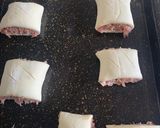 A picture of step 3 of Sweet chilli sausage rolls.