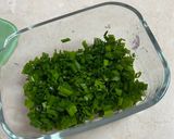 Une image de l'étape 1 de Artichaut avec sa vinaigrette aromatisée, ciboulette et persil du jardin.