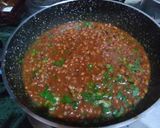 A picture of step 2 of Fish gravy with peas.