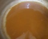 A picture of step 3 of Rava Halwa karachi style.
