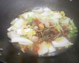 A picture of step 3 of Chinese Cabbage with Scallop Soup.
