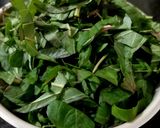 A picture of step 1 of Amarnatha bhaji.