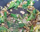 Foto langkah ke 5 dari resep Mie Goreng Pedas (Indomie).