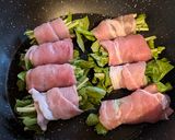 A picture of step 3 of ★ Rocket wrapped in meat with teriyaki sauce ★.