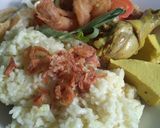 Foto langkah ke 10 dari resep Nasi kuning n ayam ungkep.