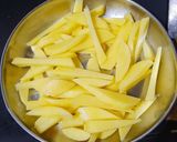પેરી પેરી પોટેટો ચિપ્સ(Peri Peri Potato Chips recipe gujarati) રેસીપી સ્ટેપ1ફોટો