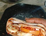 चीजी रोटी रैप बची हुई रोटियां से रेसिपी चरण 5 फोटो